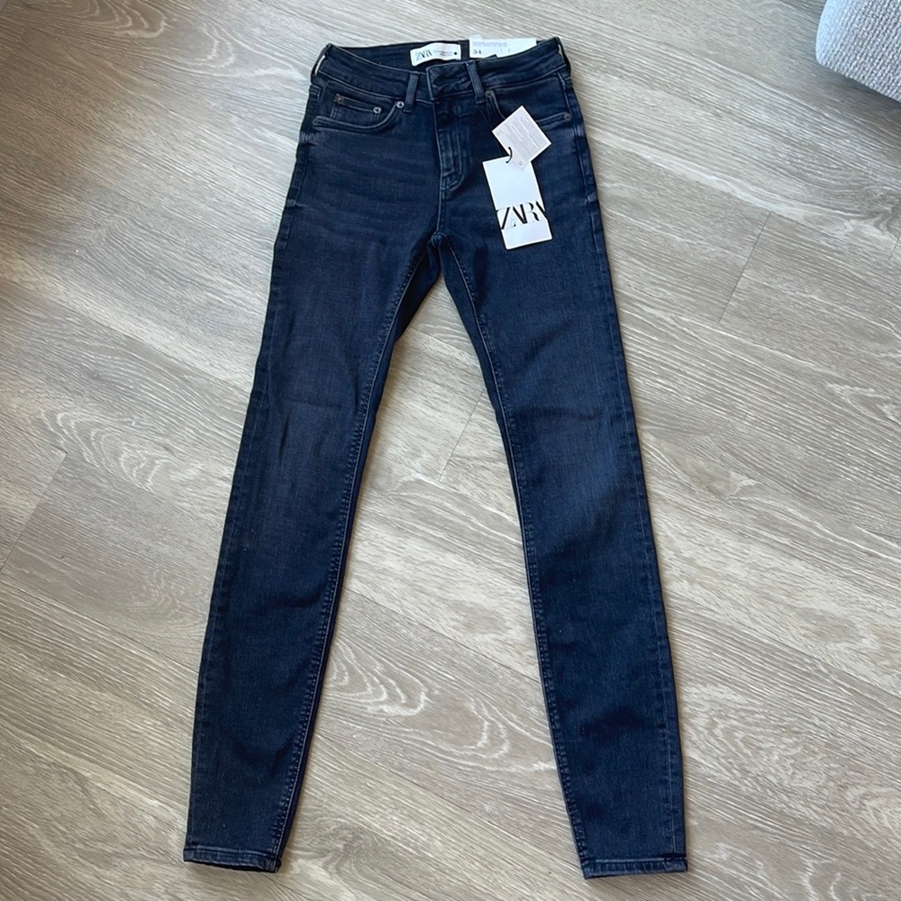 Zara jeans, new with tags on
